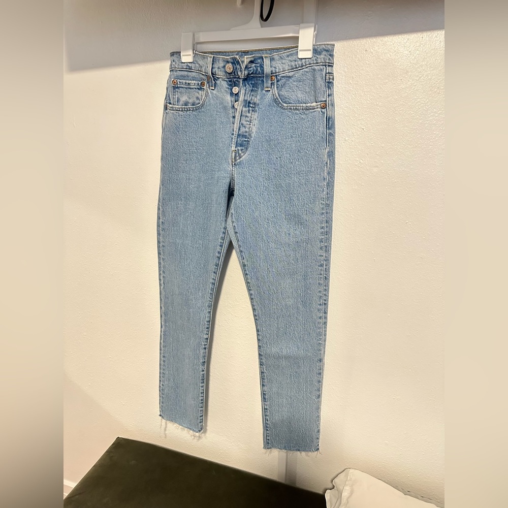 Levi jeans size W27 L28